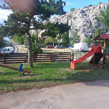 Mobile Home Luna Senj  Extérieur photo